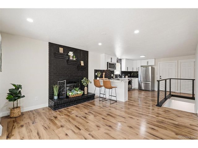 279 S Revere St, Aurora, CO 80012