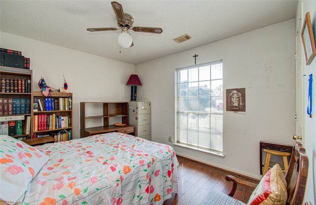 1634 Ridgebriar Drive, Houston, TX 77014