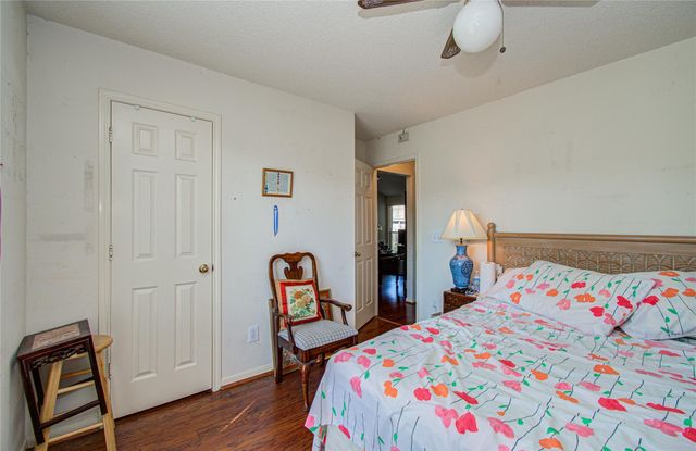 1634 Ridgebriar Drive, Houston, TX 77014