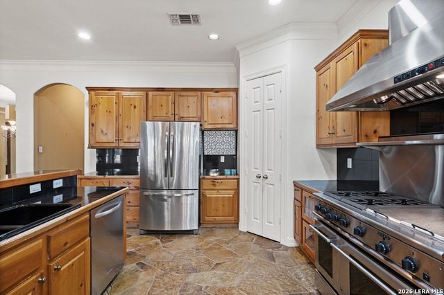 17323 FOUNTAIN BLUFF DR, San Antonio, TX 78248