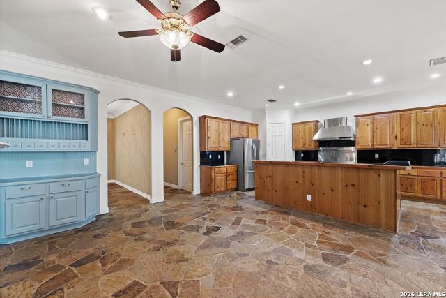 17323 FOUNTAIN BLUFF DR, San Antonio, TX 78248
