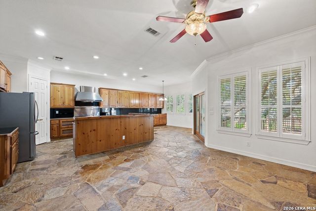 17323 FOUNTAIN BLUFF DR, San Antonio, TX 78248