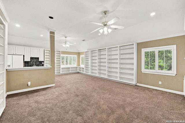 17323 FOUNTAIN BLUFF DR, San Antonio, TX 78248
