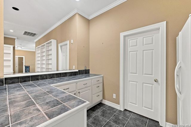 17323 FOUNTAIN BLUFF DR, San Antonio, TX 78248