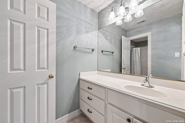 17323 FOUNTAIN BLUFF DR, San Antonio, TX 78248