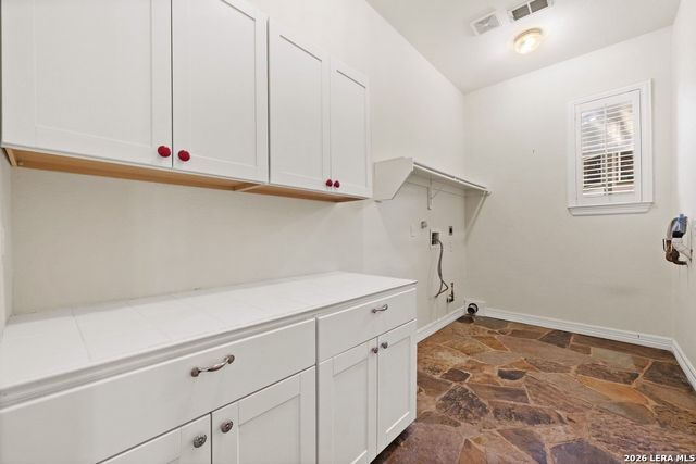 17323 FOUNTAIN BLUFF DR, San Antonio, TX 78248
