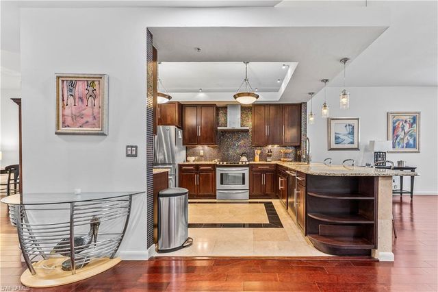 1845 Les Chateaux BLVD 202, Naples, FL 34109