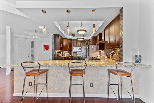 1845 Les Chateaux BLVD 202, Naples, FL 34109