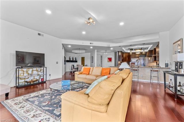 1845 Les Chateaux BLVD 202, Naples, FL 34109
