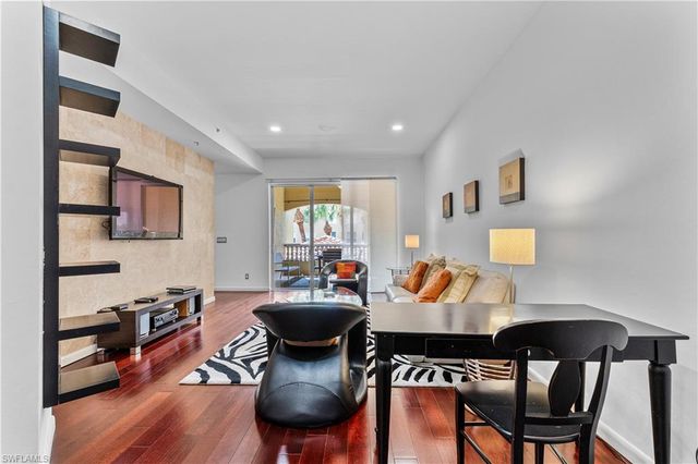1845 Les Chateaux BLVD 202, Naples, FL 34109