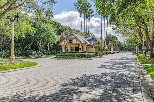 1845 Les Chateaux BLVD 202, Naples, FL 34109