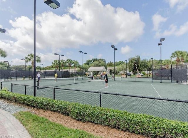1845 Les Chateaux BLVD 202, Naples, FL 34109