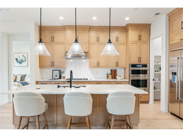 5155 N BENTON Dr, Camas, WA 98607