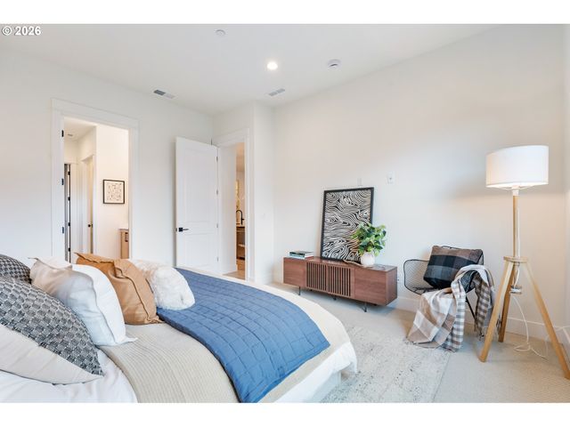 5155 N BENTON Dr, Camas, WA 98607