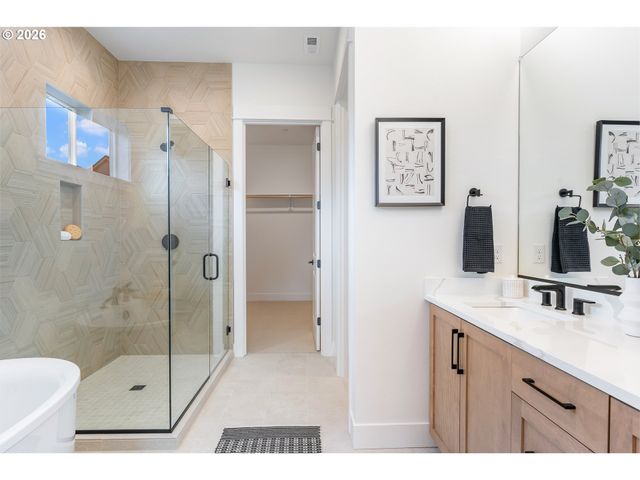 5155 N BENTON Dr, Camas, WA 98607