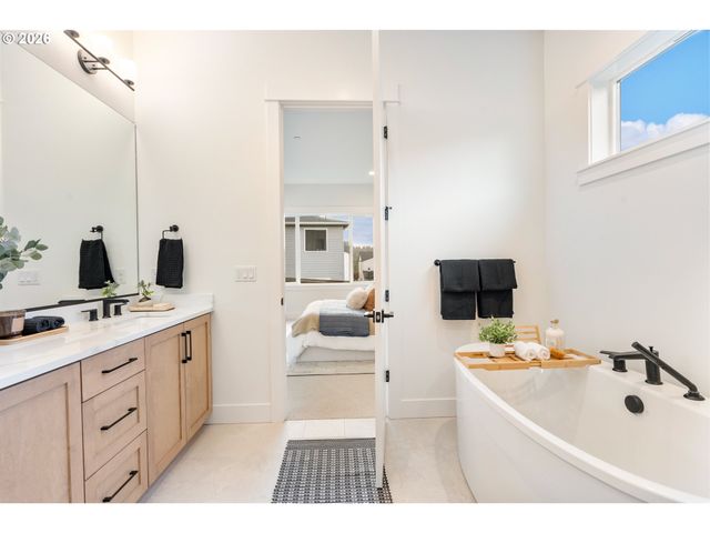 5155 N BENTON Dr, Camas, WA 98607