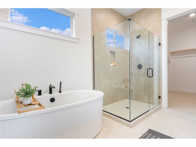5155 N BENTON Dr, Camas, WA 98607