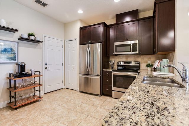 11604 CROWNED SPARROW LANE, Tampa, FL 33626