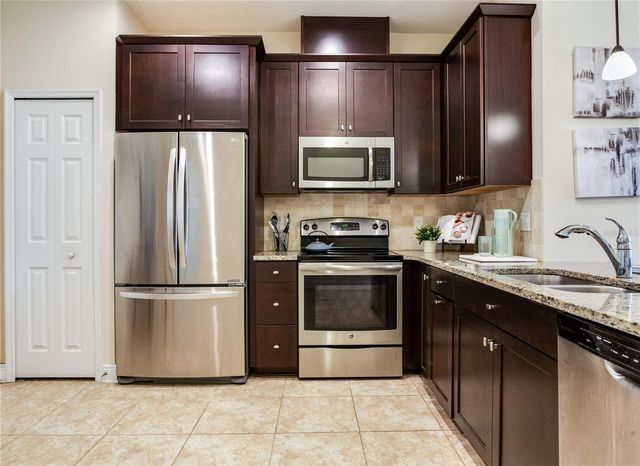 11604 CROWNED SPARROW LANE, Tampa, FL 33626