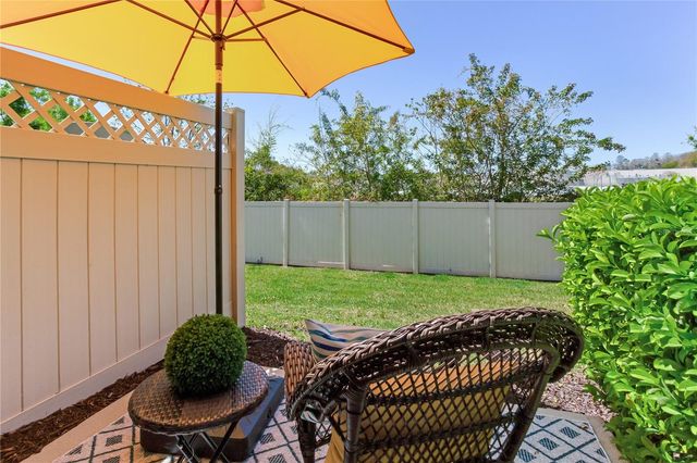 11604 CROWNED SPARROW LANE, Tampa, FL 33626