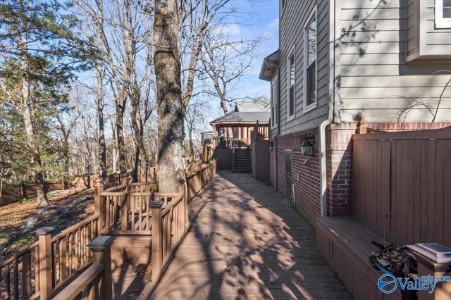 1807 Gaslight Way NE, Huntsville, AL 35816