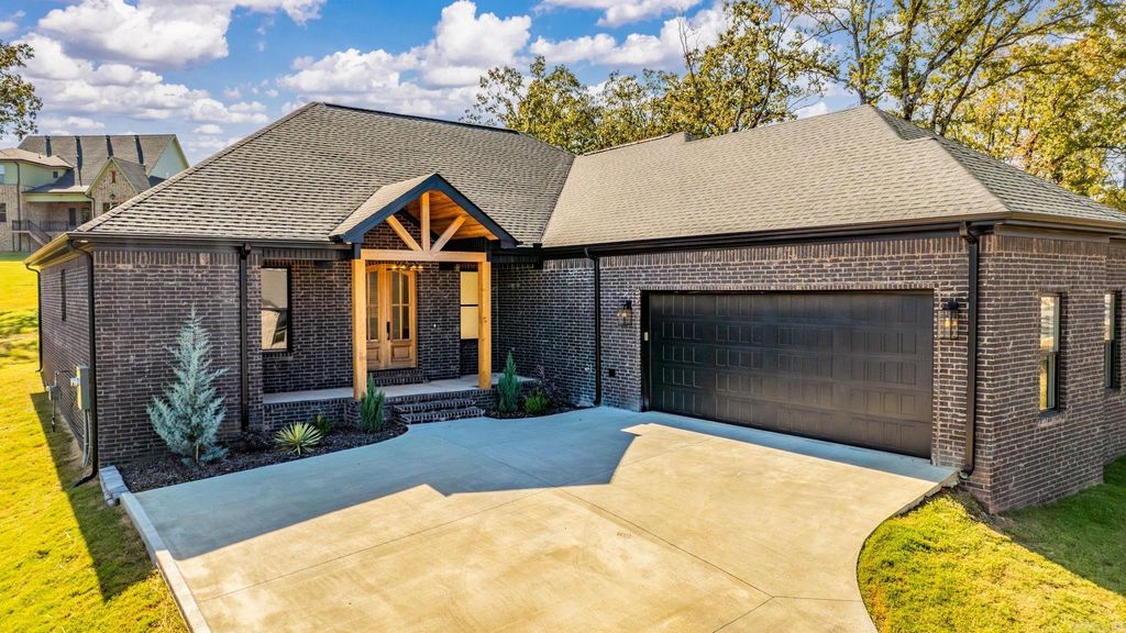 9345 WOODDALE Drive, Sherwood, AR 72120