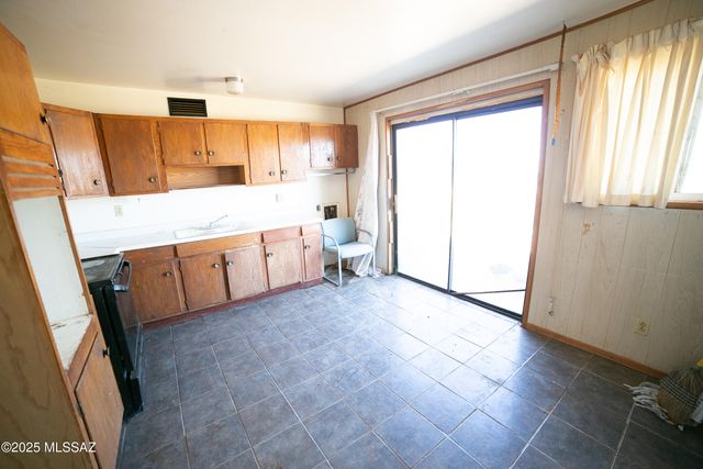 1105 E Treasure Rd, Pearce, AZ 85625