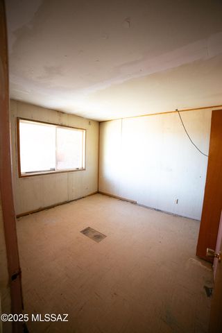 1105 E Treasure Rd, Pearce, AZ 85625