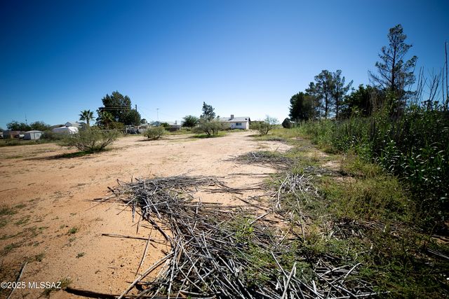 1105 E Treasure Rd, Pearce, AZ 85625