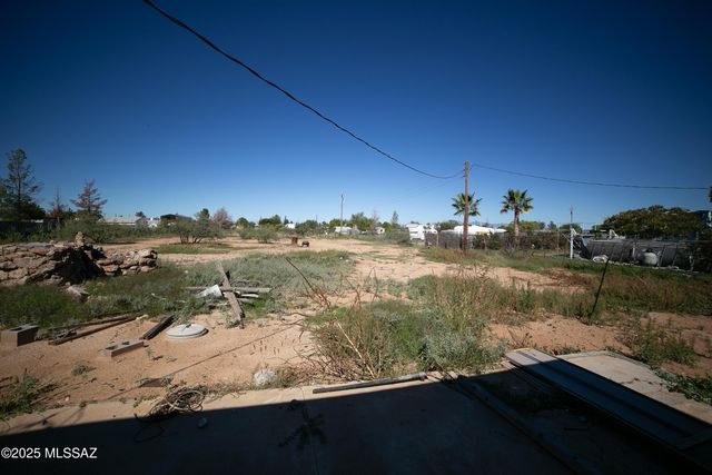 1105 E Treasure Rd, Pearce, AZ 85625