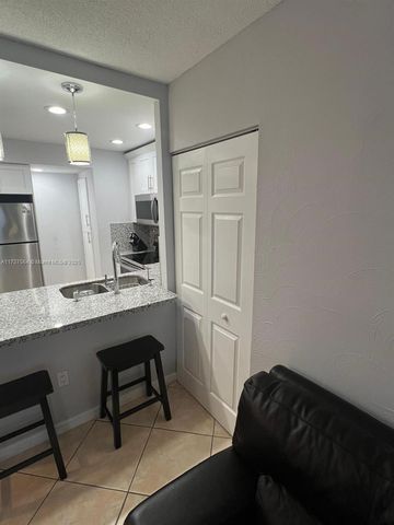 6707 NW 169th St A101, Hialeah, FL 33015
