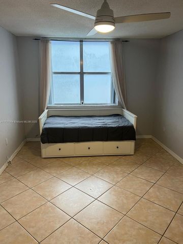 6707 NW 169th St A101, Hialeah, FL 33015