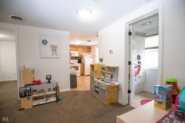 8160 E New York Street, Indianapolis, IN 46219