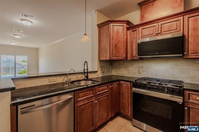 29-31 Freeman Street D-2, Newark, NJ 07105