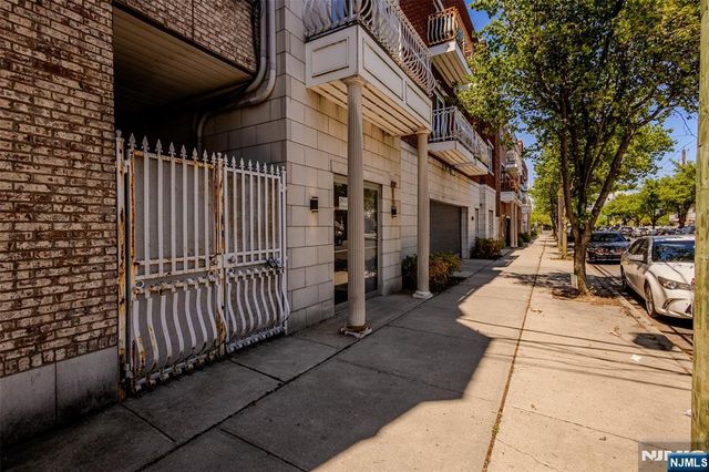 29-31 Freeman Street D-2, Newark, NJ 07105