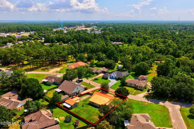 210 Idlewood Drive, Waveland, MS 39576