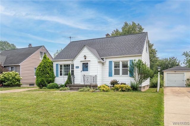 76 Canterbury Lane, Tonawanda, NY 14217