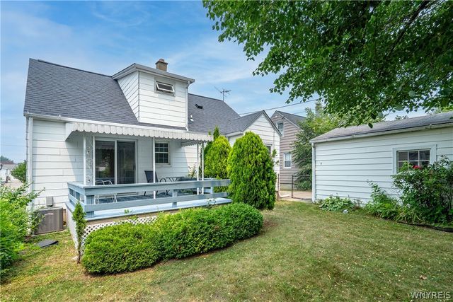 76 Canterbury Lane, Tonawanda, NY 14217