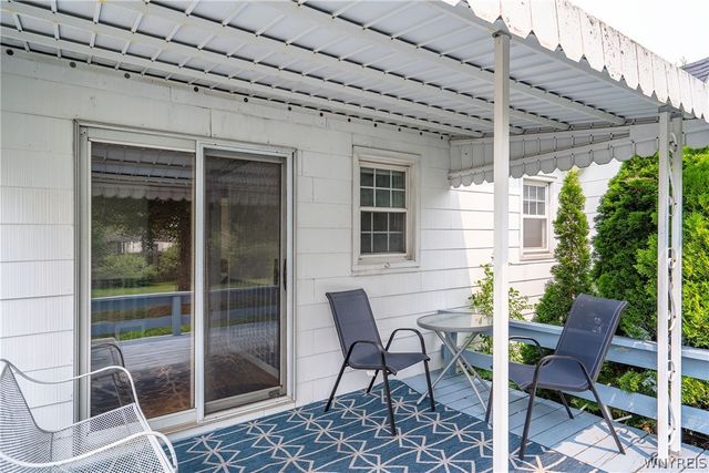 76 Canterbury Lane, Tonawanda, NY 14217