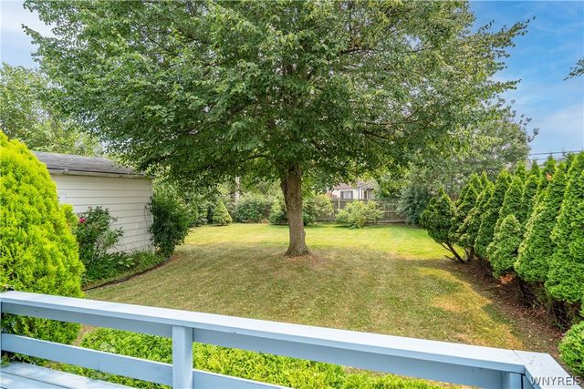 76 Canterbury Lane, Tonawanda, NY 14217