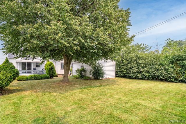 76 Canterbury Lane, Tonawanda, NY 14217