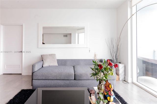 1900 N Bayshore Dr 3514, Miami, FL 33132