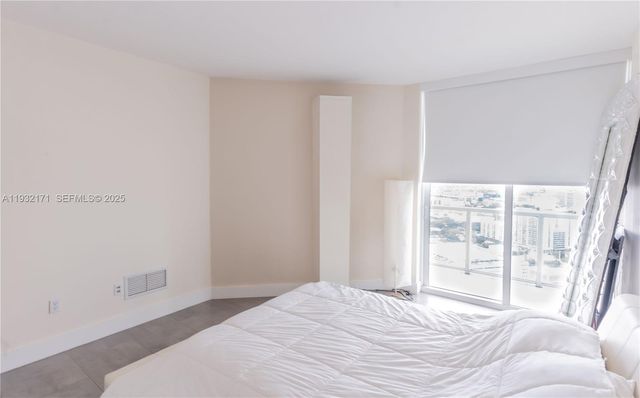 1900 N Bayshore Dr 3514, Miami, FL 33132