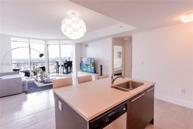 1900 N Bayshore Dr 3514, Miami, FL 33132