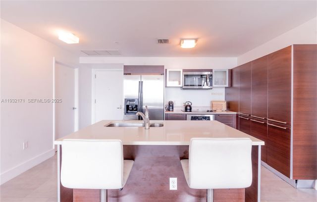 1900 N Bayshore Dr 3514, Miami, FL 33132