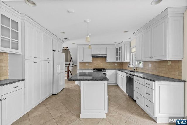 23 Pike Street, Alpine, NJ 07620