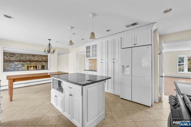 23 Pike Street, Alpine, NJ 07620