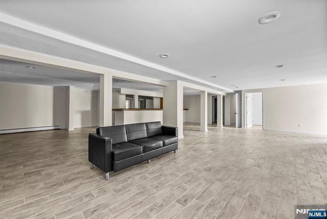 23 Pike Street, Alpine, NJ 07620