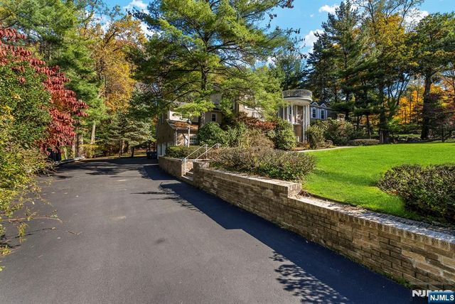 23 Pike Street, Alpine, NJ 07620