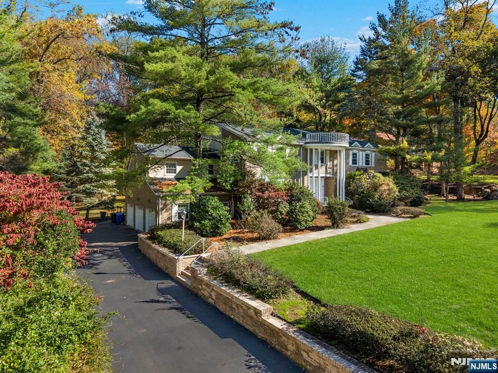 23 Pike Street, Alpine, NJ 07620